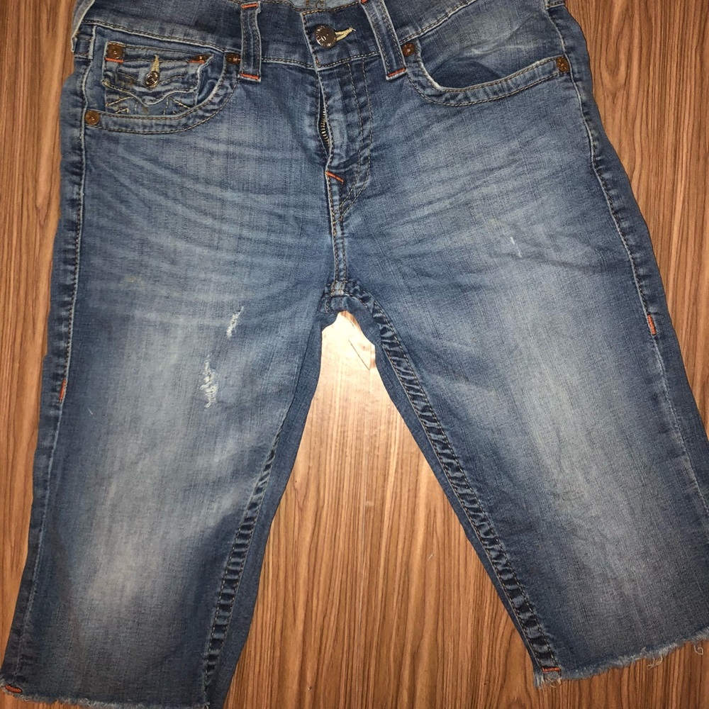 Men’s True Religion cut off shorts